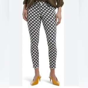 NWT, HUE Gingham Ultra Soft Denim Jean Capri Leggings Raw Hem, Sz L